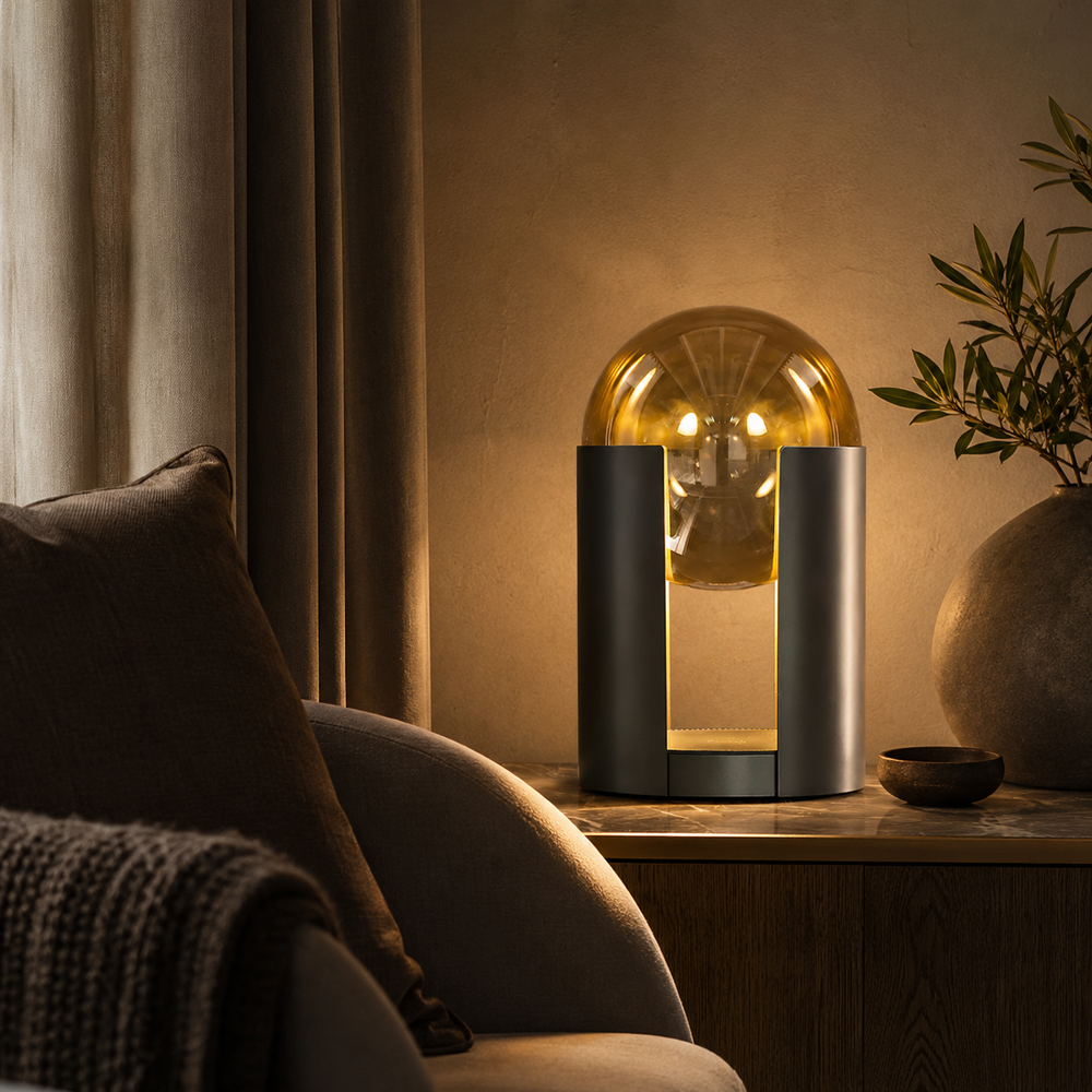 Lumbre Lámpara de Mesa con Cúpula de Cristal Ámbar y Base Cilíndrica Negra 5