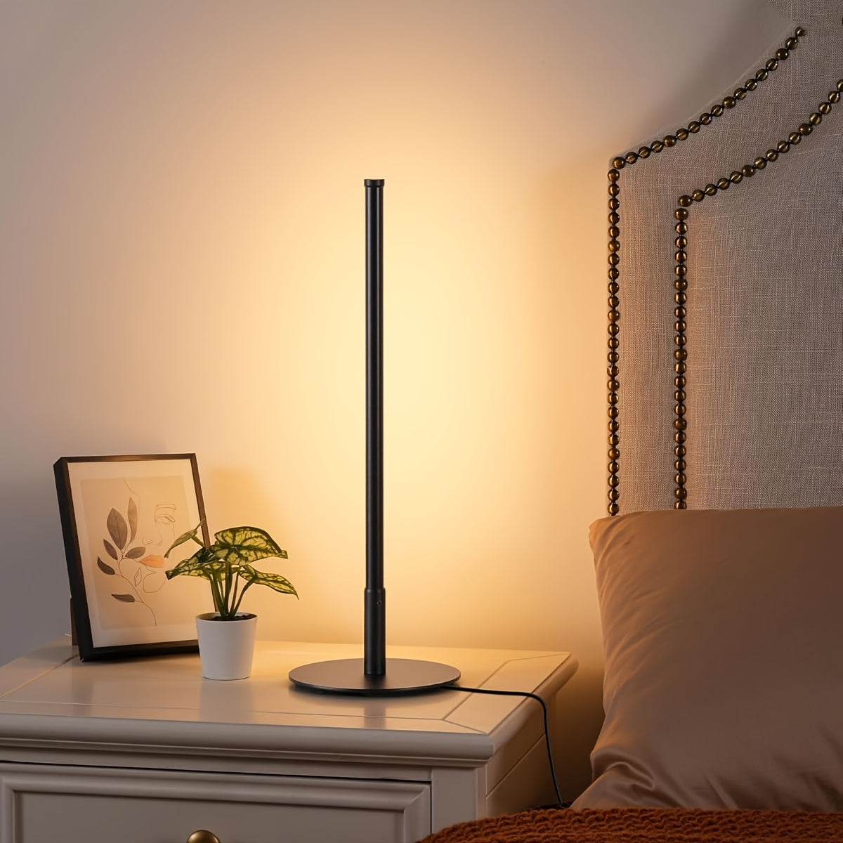 Auryn Cilindra – lampara mesita de noche LED moderna con pantalla cilíndrica acrílica