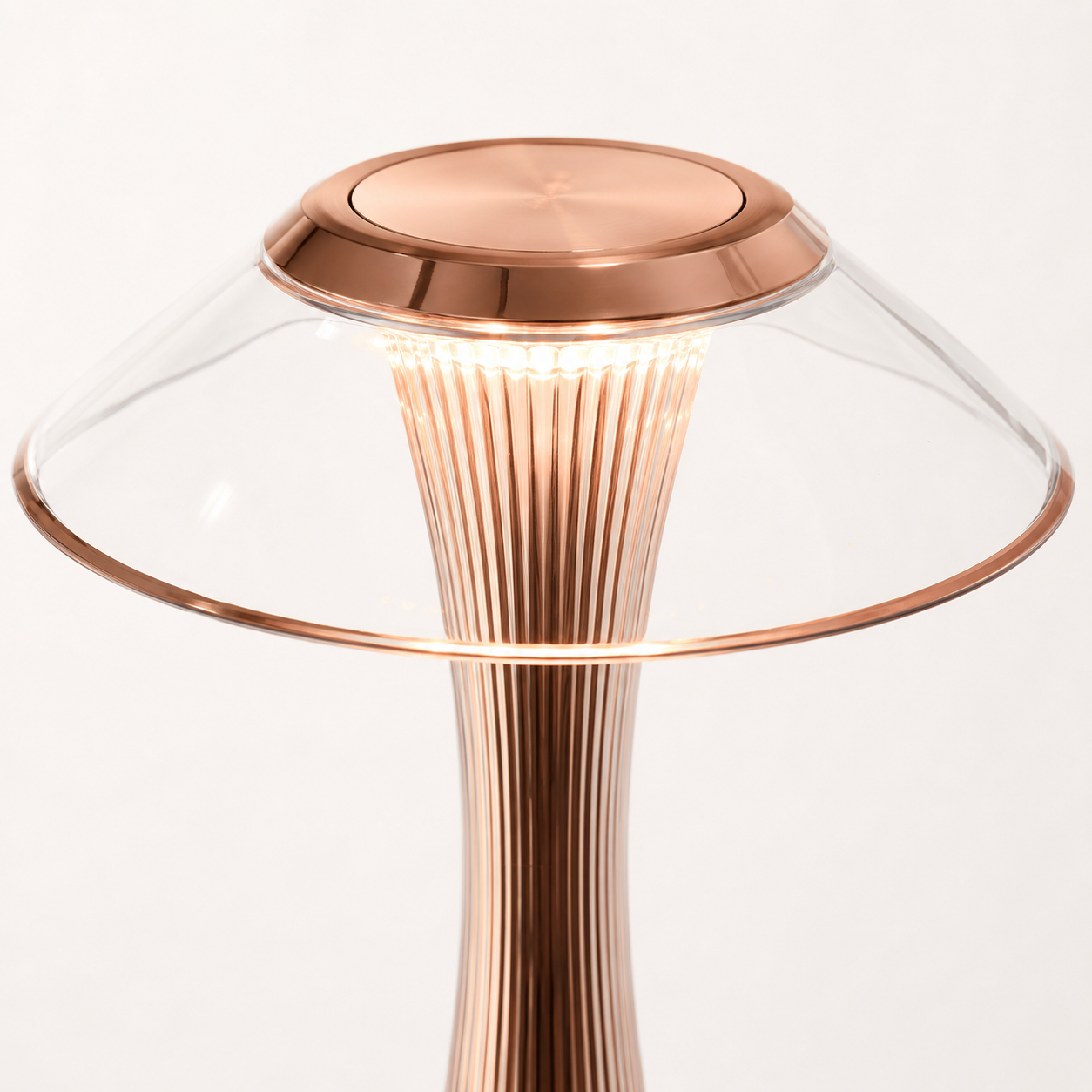 Lampara de Mesa Sin Cable LumiFree – Lámpara inalámbrica recargable minimalista oro rosa 2
