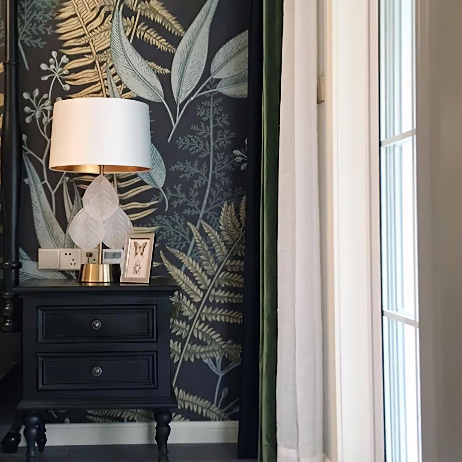 Bravura Selene – lámpara de mesa de salón con pantalla textil, base de vidrio y acabado dorado